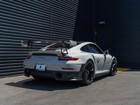 Used 2018 Porsche 911 GT2 RS RWD image 9
