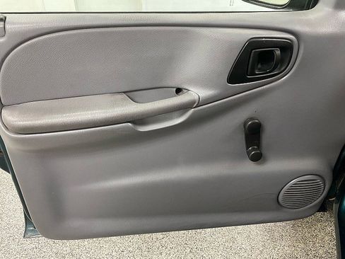 Used 1997 Dodge Dakota 2WD Regular Cab image 9