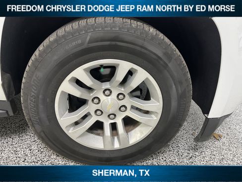 Used 2019 Chevrolet Suburban LT image 12