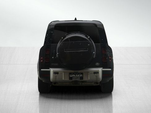 Used 2023 Land Rover Defender 130 First Edition image 4