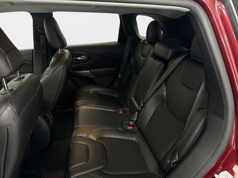 Used 2020 Jeep Cherokee Latitude Plus w/ Cold Weather Group FWD image 29