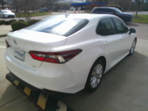 Used 2023 Toyota Camry LE image 12