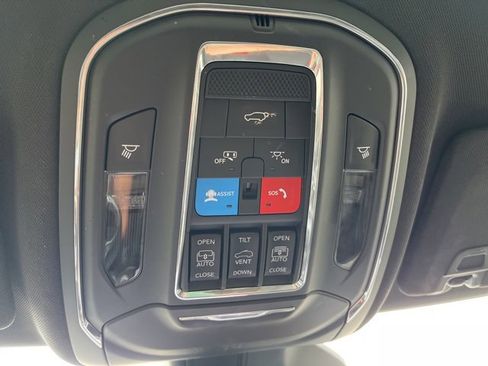 Used 2024 Jeep Grand Cherokee Limited 4xe image 31