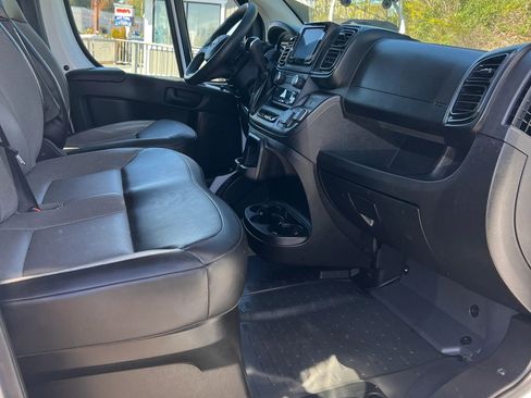 Used 2024 RAM ProMaster 2500 w/ Convenience Group FWD image 16