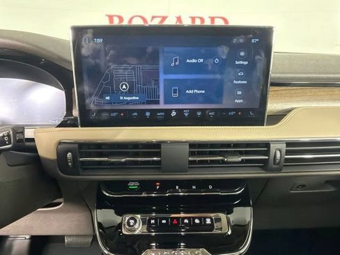 Used 2023 Lincoln Corsair Reserve FWD image 25