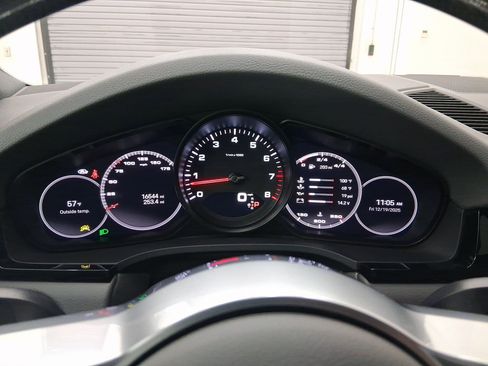 Certified 2023 Porsche Cayenne Coupe image 19