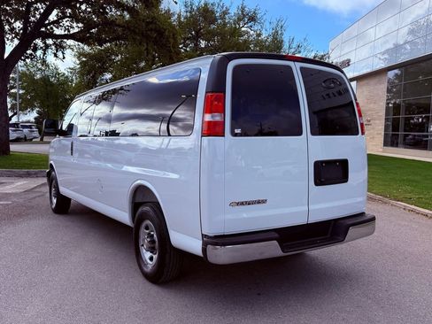 Used 2025 Chevrolet Express 3500 LT w/ LT Preferred Equipment Group RWD image 7