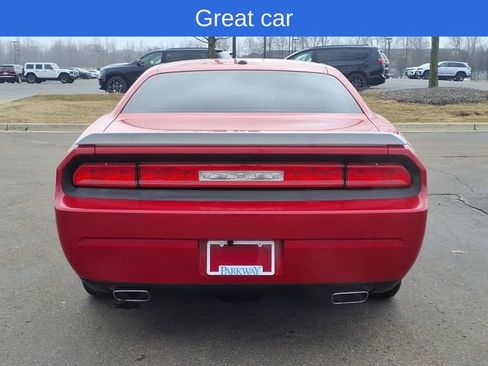 Used 2013 Dodge Challenger SXT RWD image 5
