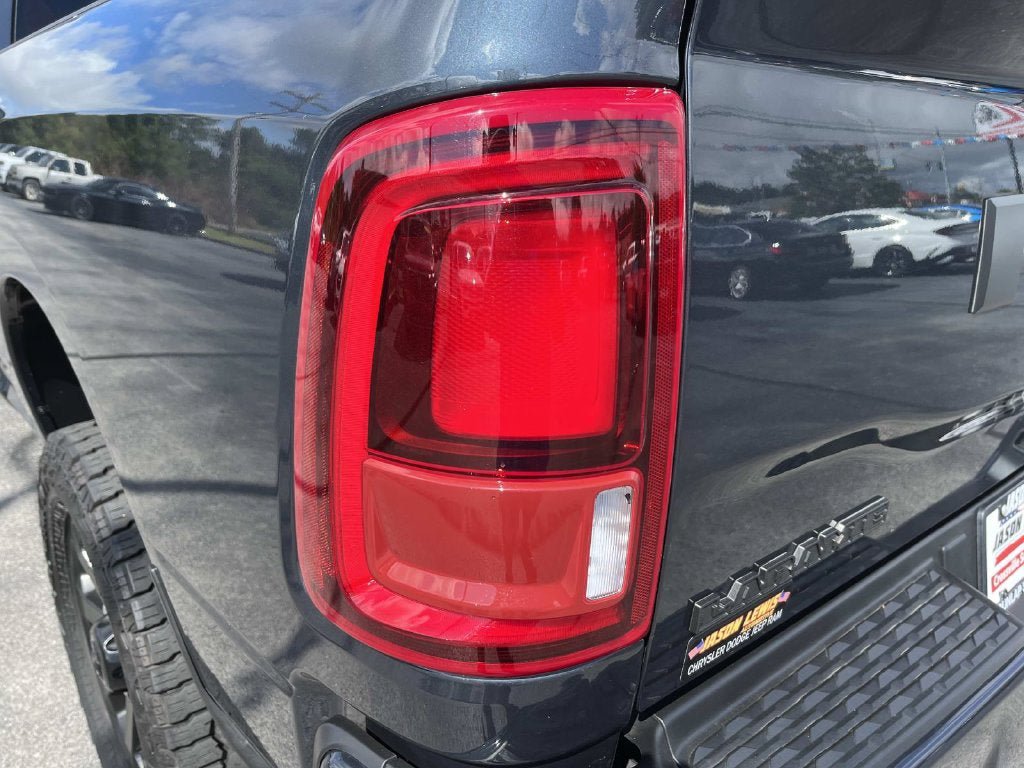 Used 2025 RAM 2500 Laramie AWD/4WD image 11