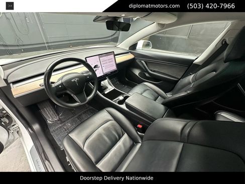 Used 2018 Tesla Model 3 Long Range image 16