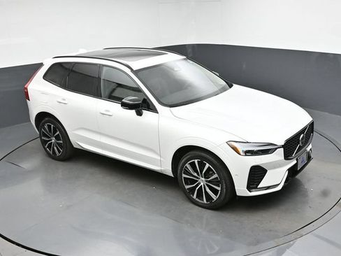 Used 2024 Volvo XC60 B5 Plus w/ Protection Package Premier AWD/4WD image 39