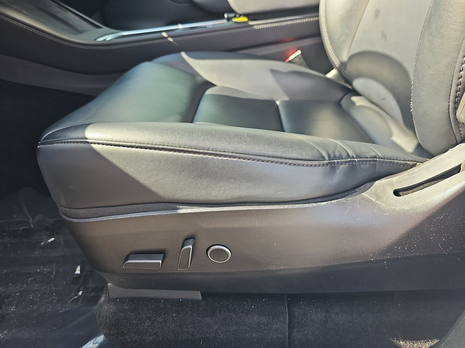 Used 2022 Tesla Model Y Performance AWD/4WD image 25