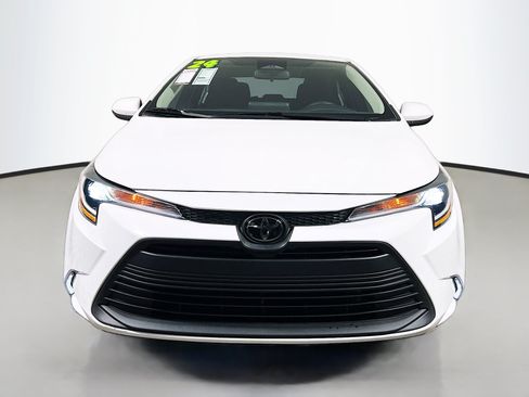 Used 2024 Toyota Corolla LE FWD image 11