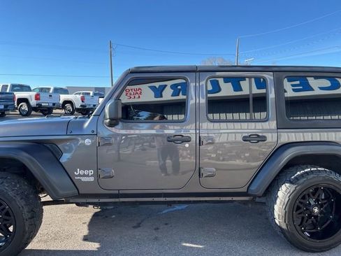 Used 2018 Jeep Wrangler Unlimited Sport AWD/4WD image 5
