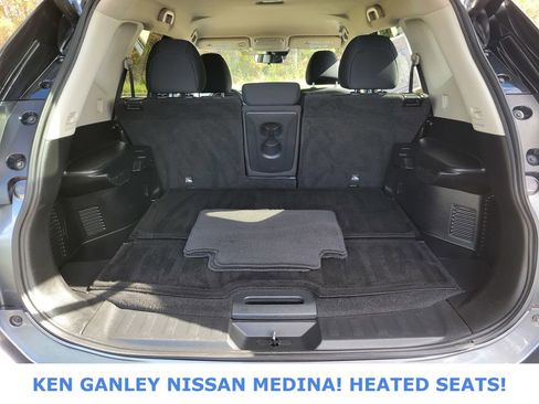 Used 2019 Nissan Rogue SV image 43