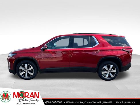 Certified 2023 Chevrolet Traverse LT w/ LT Premium Package AWD/4WD image 3