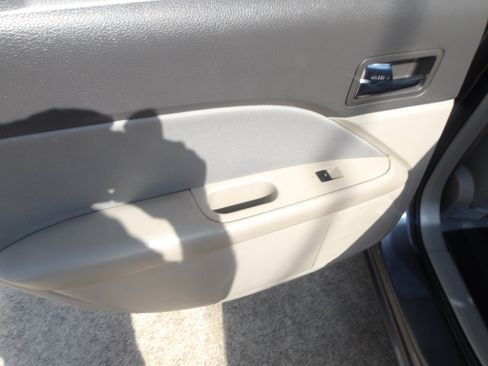 Used 2012 Ford Fusion SE image 16