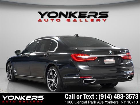 Used 2019 BMW 750i xDrive w/ Executive Package image 6