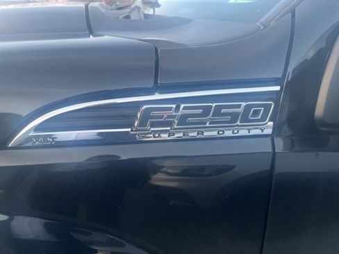 Used 2011 Ford F250 XLT w/ XLT Premium Pkg image 11