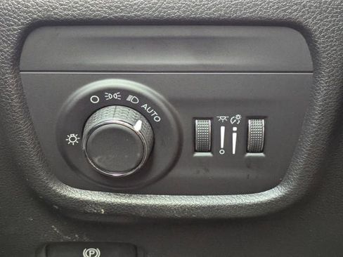 New 2025 Jeep Grand Cherokee Altitude image 25