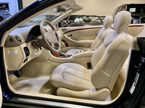 Used 2007 Mercedes-Benz CLK 350 Cabriolet image 38