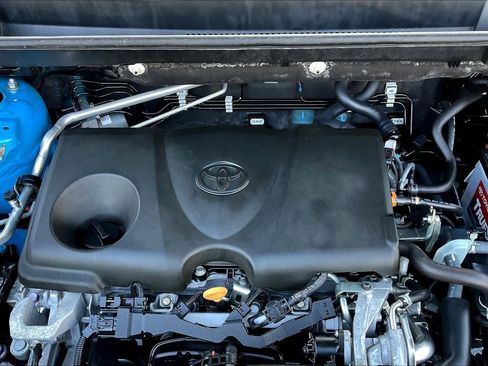 Used 2021 Toyota RAV4 LE image 30