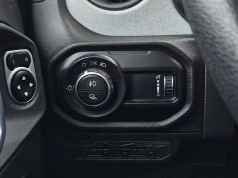 Used 2024 Jeep Gladiator Sport AWD/4WD image 21