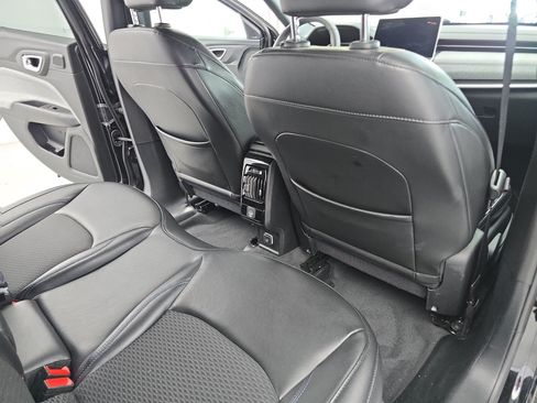 Used 2023 Jeep Compass Latitude w/ Sun and Sound Group AWD/4WD image 11