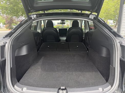 Used 2021 Tesla Model Y Long Range AWD/4WD image 19