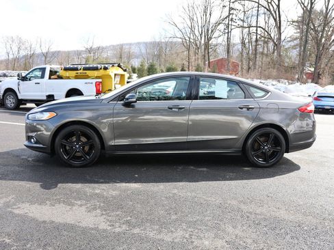 Used 2016 Ford Fusion SE image 4