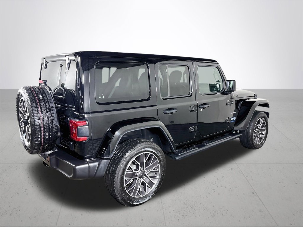 Used 2023 Jeep Wrangler Unlimited Sahara w/ Cold Weather Group AWD/4WD image 7