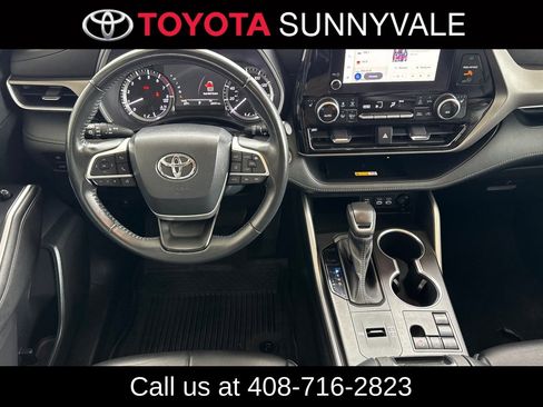 Used 2023 Toyota Highlander XLE FWD image 18