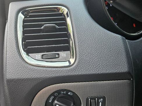 Used 2019 Dodge Durango GT image 39