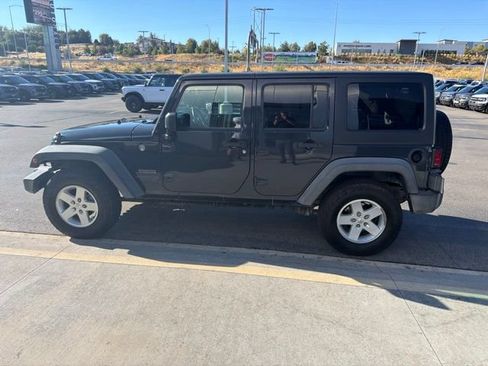 Used 2017 Jeep Wrangler Unlimited Sport w/ Quick Order Package 24S AWD/4WD image 4