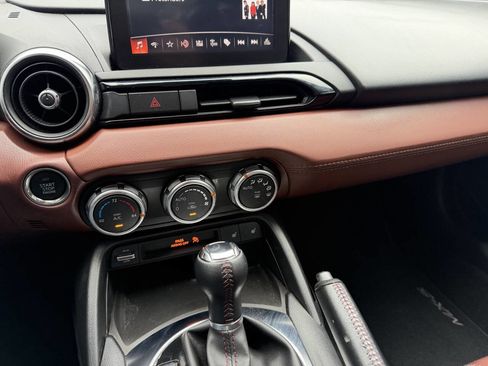 Used 2018 MAZDA MX-5 Miata RF Grand Touring RWD image 12