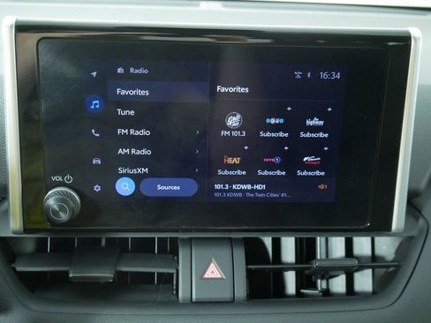 Used 2024 Toyota RAV4 XLE image 28