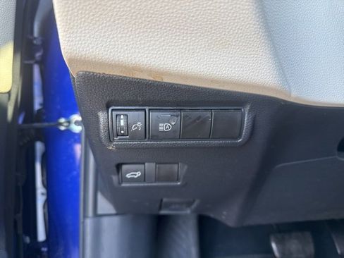 Used 2024 Toyota Corolla Cross XLE image 24