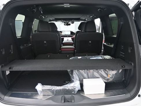 New 2026 INFINITI QX80 Autograph w/ Premium Cargo Package AWD/4WD image 32