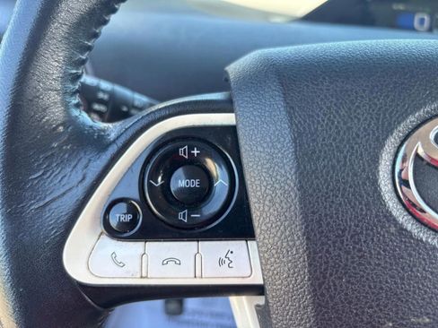 Used 2017 Toyota Prius Prime Advanced w/ Carpet Mat Package FWD image 9