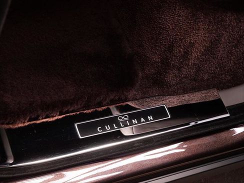 Certified 2022 Rolls-Royce Cullinan Black Badge AWD/4WD image 9