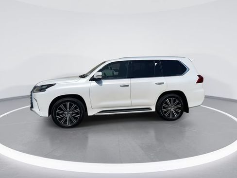 Used 2021 Lexus LX 570 4WD w/ Luxury Package image 4