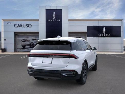 New 2026 Lincoln Nautilus Premier image 8