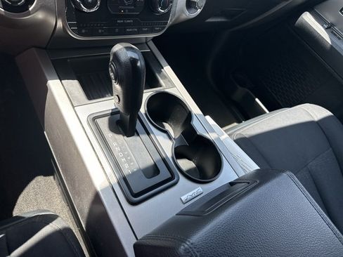 Used 2017 Ford Expedition XLT AWD/4WD image 34