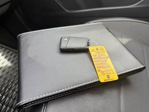 Used 2022 Volkswagen Taos SE image 34