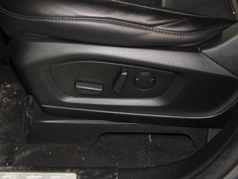 Used 2023 Ford Explorer Limited image 16