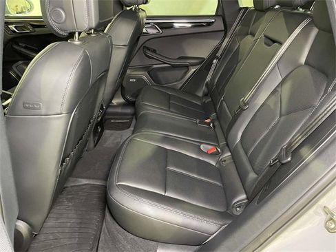 Used 2025 Porsche Macan image 19