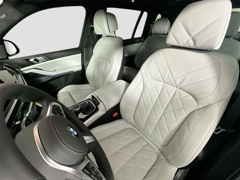 New 2026 BMW X7 xDrive40i w/ M Sport Package AWD/4WD image 22