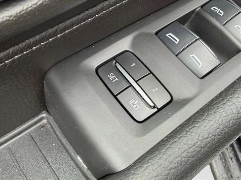 Used 2024 GMC Yukon Denali w/ Advanced Technology Package AWD/4WD image 18