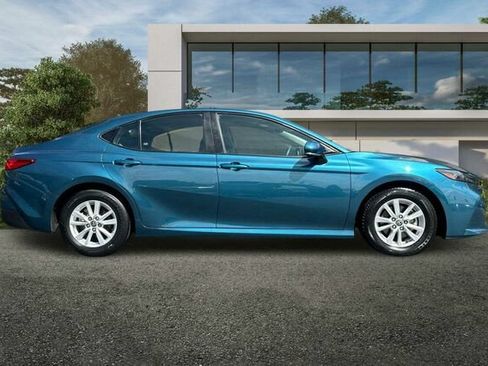 Used 2025 Toyota Camry LE FWD image 3