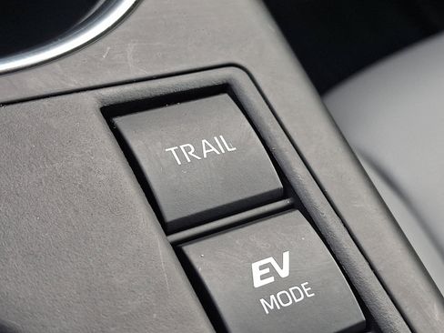 Used 2023 Toyota Highlander XLE image 24